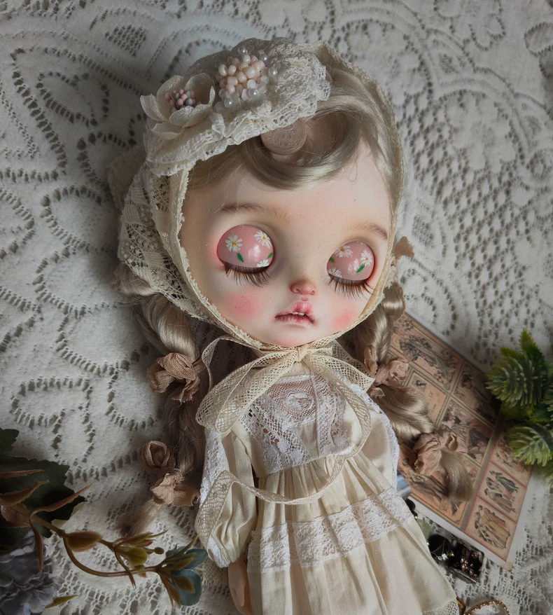 Vintage Lace Blythe Doll Dress & Headband Set - Elegant Handmade Cotton Outfit for Collectors - Image 4