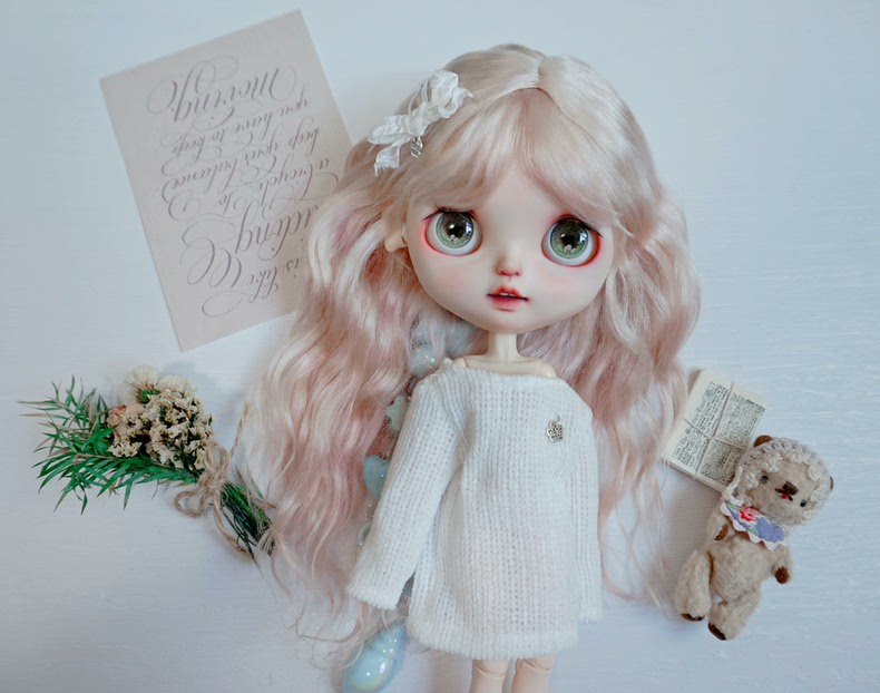 Handmade Blythe Doll Sweaters: Stylish, Durable & Versatile for BJD, Azone, OB22, OB24 Collectors - Image 3
