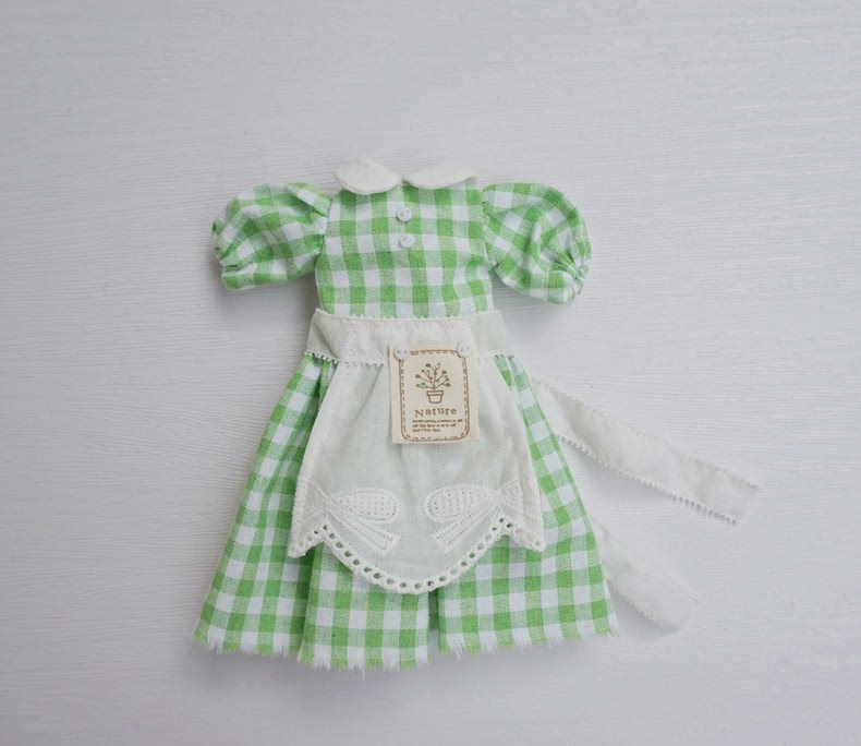 Vintage Green Gingham Blythe Doll Dress with Apron & Accessories for OB22/OB24 Dolls - Image 5