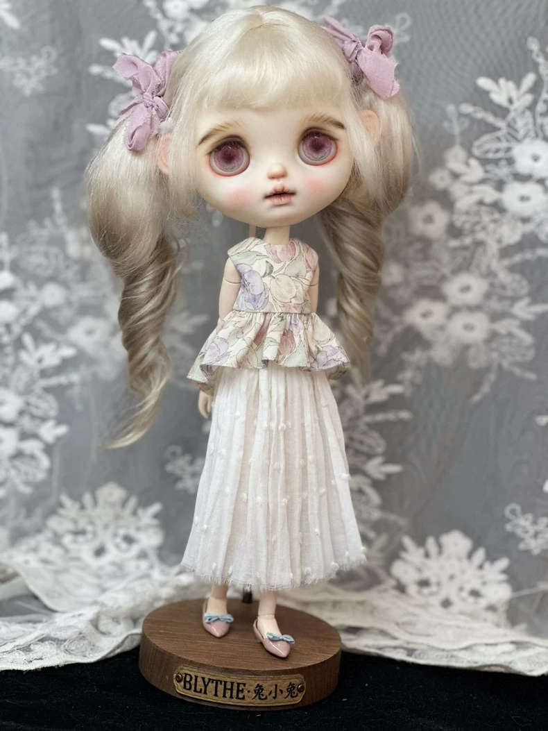 Charming Blythe Doll Outfit: Floral Pastel Top & Flowing Skirt for ob24 – Elegant & Versatile Handcrafted Ensemble - Image 1