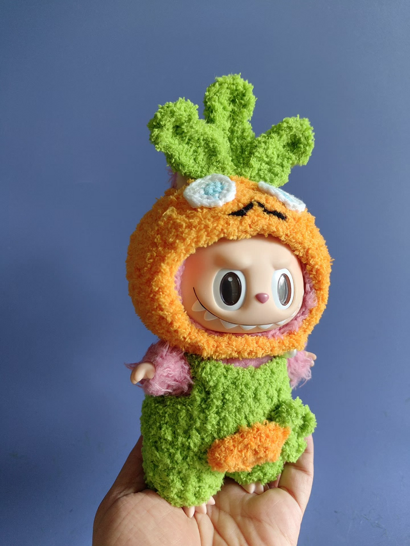 Whimsical Carrot Outfit for Labubu Dolls – Vibrant Orange & Green Playful Ensemble for Collectors - Image 4