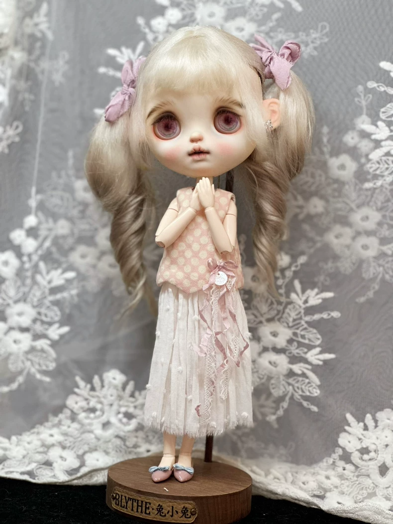 Elegant Blythe Doll Outfit: Polka Dot Top & Lace Skirt – Perfect for Collectors & Play - Image 2
