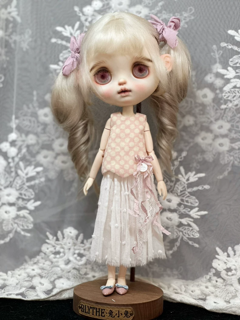 Elegant Blythe Doll Outfit: Polka Dot Top & Lace Skirt – Perfect for Collectors & Play - Image 3