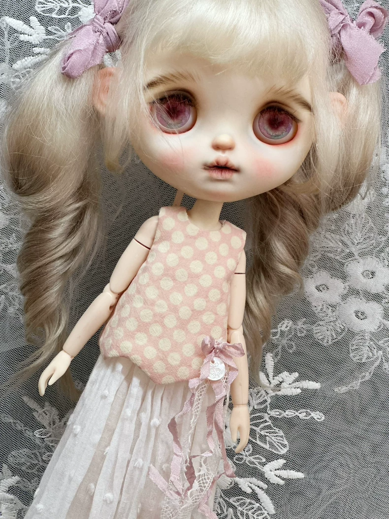 Elegant Blythe Doll Outfit: Polka Dot Top & Lace Skirt – Perfect for Collectors & Play - Image 4