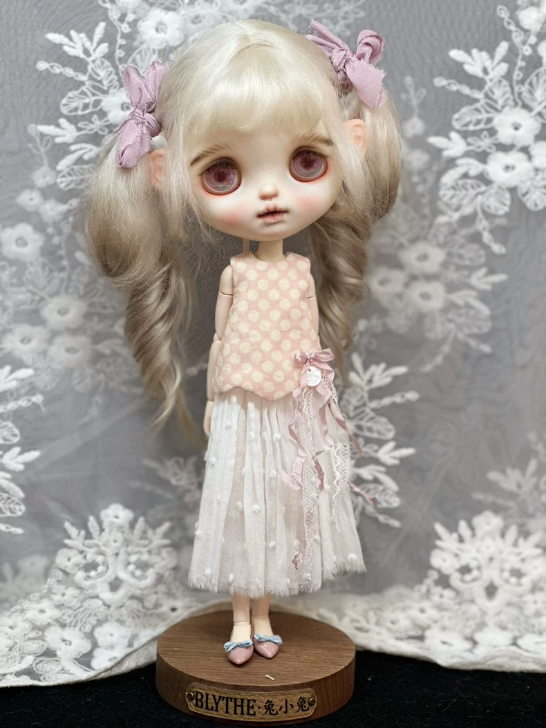 Elegant Blythe Doll Outfit: Polka Dot Top & Lace Skirt – Perfect for Collectors & Play - Image 6