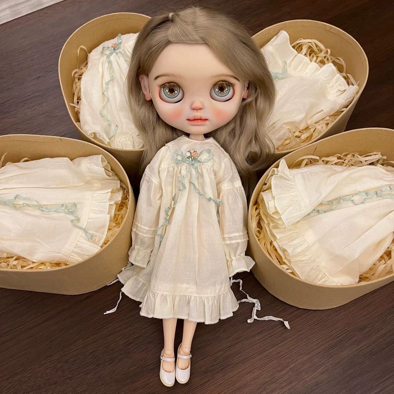 Vintage Linen Blythe Dress: Embroidered Floral w/ Adjustable Ribbons & Pockets - Collector's Heirloom - Image 7
