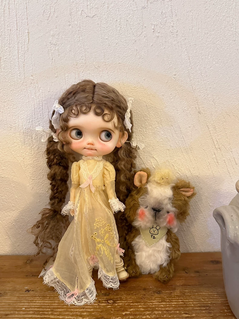 Vintage Elegance BLYTHE Doll Outfit: Creamy Yellow Dress & Matching Socks, Handcrafted Collectible Accessories - Image 5