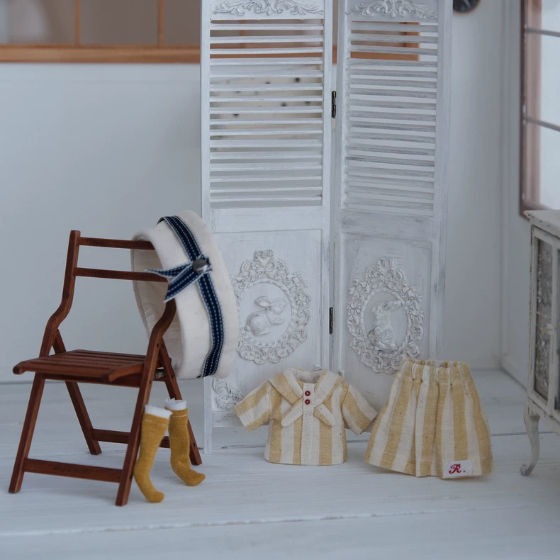 Vintage Modern Blythe Doll Clothes: Yellow Stripe Outfit in Premium Cotton - Collector's Choice - Image 5