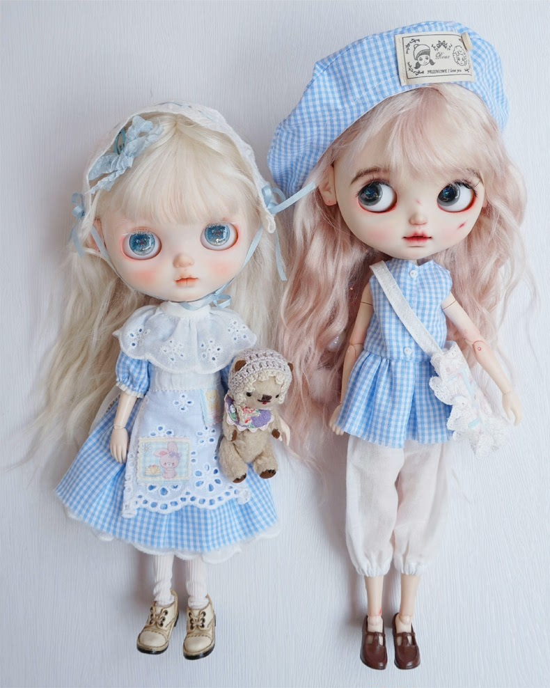 Vintage-Modern Blythe Doll Outfit: Blue Checkered Dress with Floral Details & Accessories - Image 1