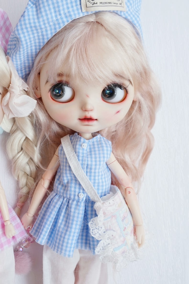 Vintage-Modern Blythe Doll Outfit: Blue Checkered Dress with Floral Details & Accessories - Image 4