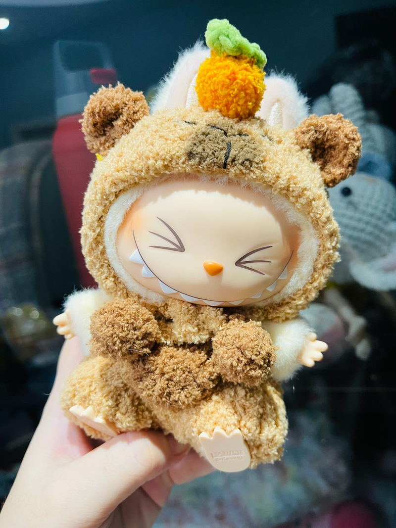Adorable Labubu Doll Outfit – Plush Carrot Cap & Cozy Ensemble for Collectibles - Image 1