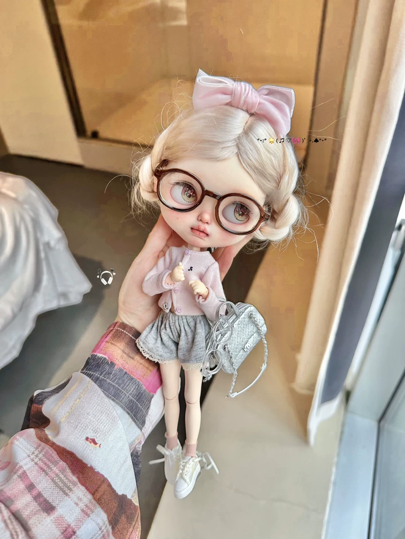 OB24 Blythe Doll Outfit: Charming Pink Cardigan & Lace Shorts Set w/ Polka Dot Stockings & Glasses - Image 2