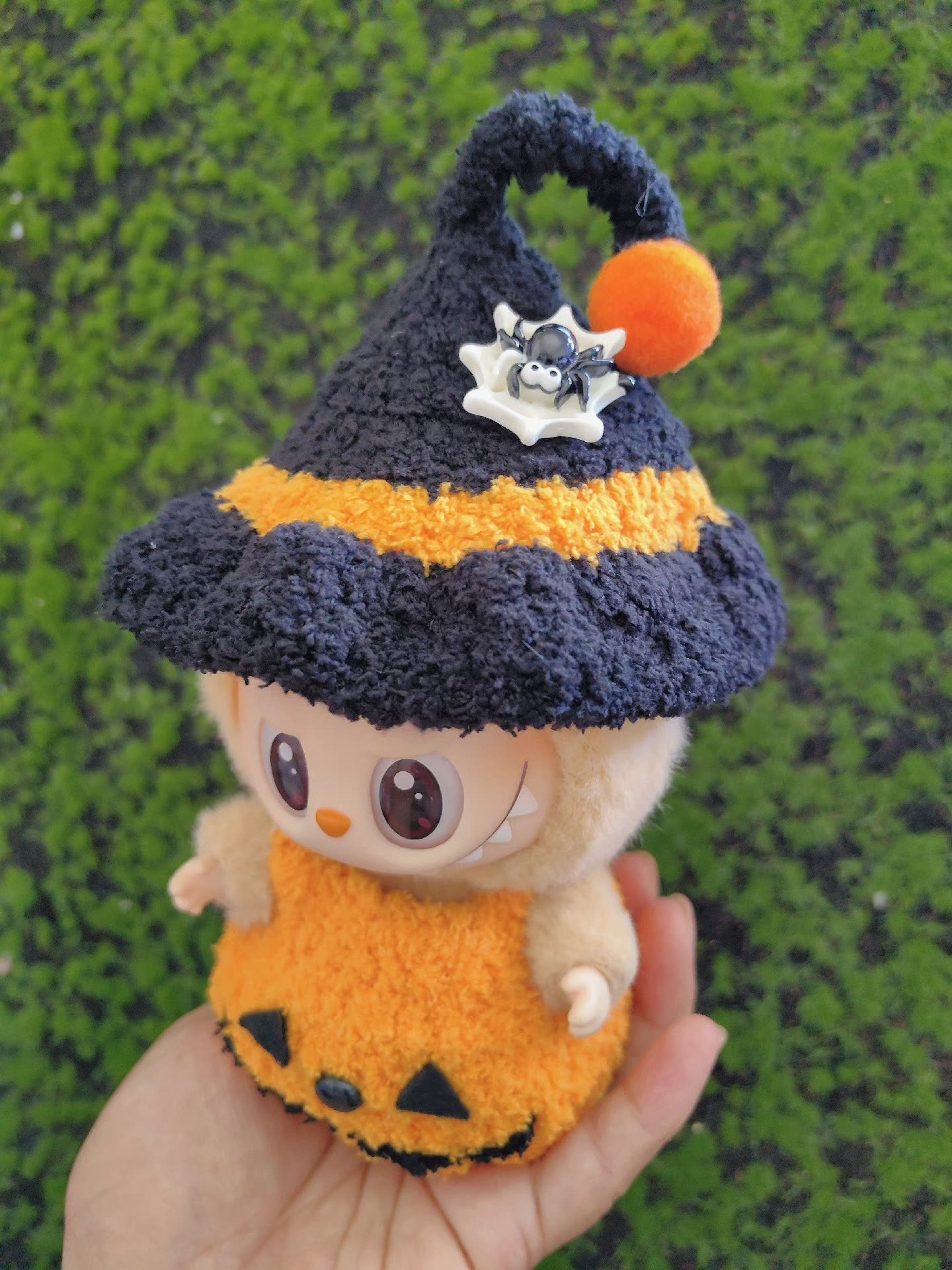 Whimsical Halloween Pumpkin Witch Costume for Labubu Dolls – Festive & Durable Plush Outfit - Image 7