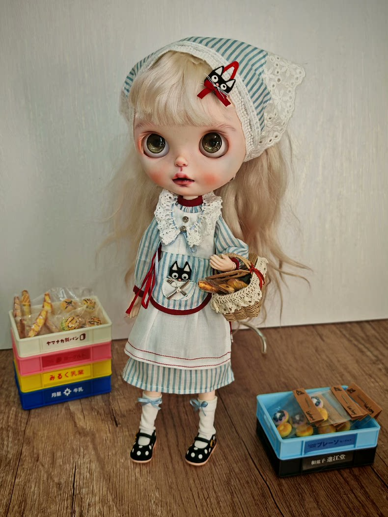 Charming Picnic-Themed BLYTHE Doll Outfit – Lace Headscarf & Cat Motif, OB24 Size, Premium Cotton - Image 1