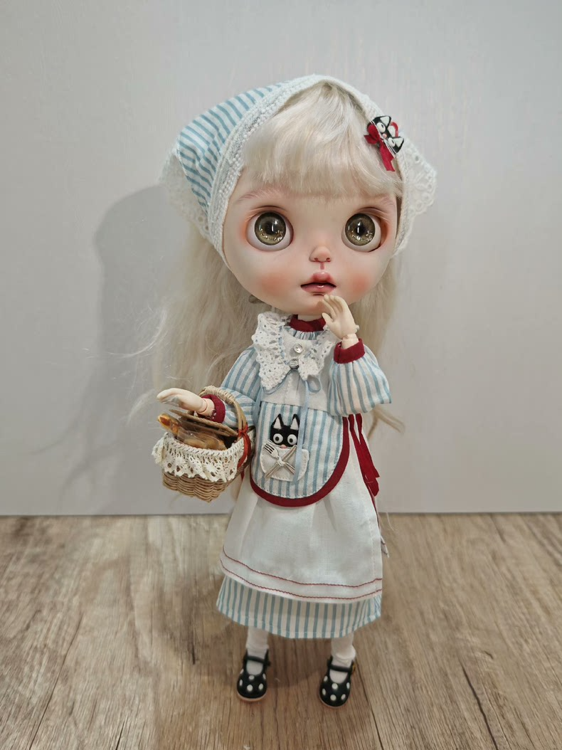 Charming Picnic-Themed BLYTHE Doll Outfit – Lace Headscarf & Cat Motif, OB24 Size, Premium Cotton - Image 4
