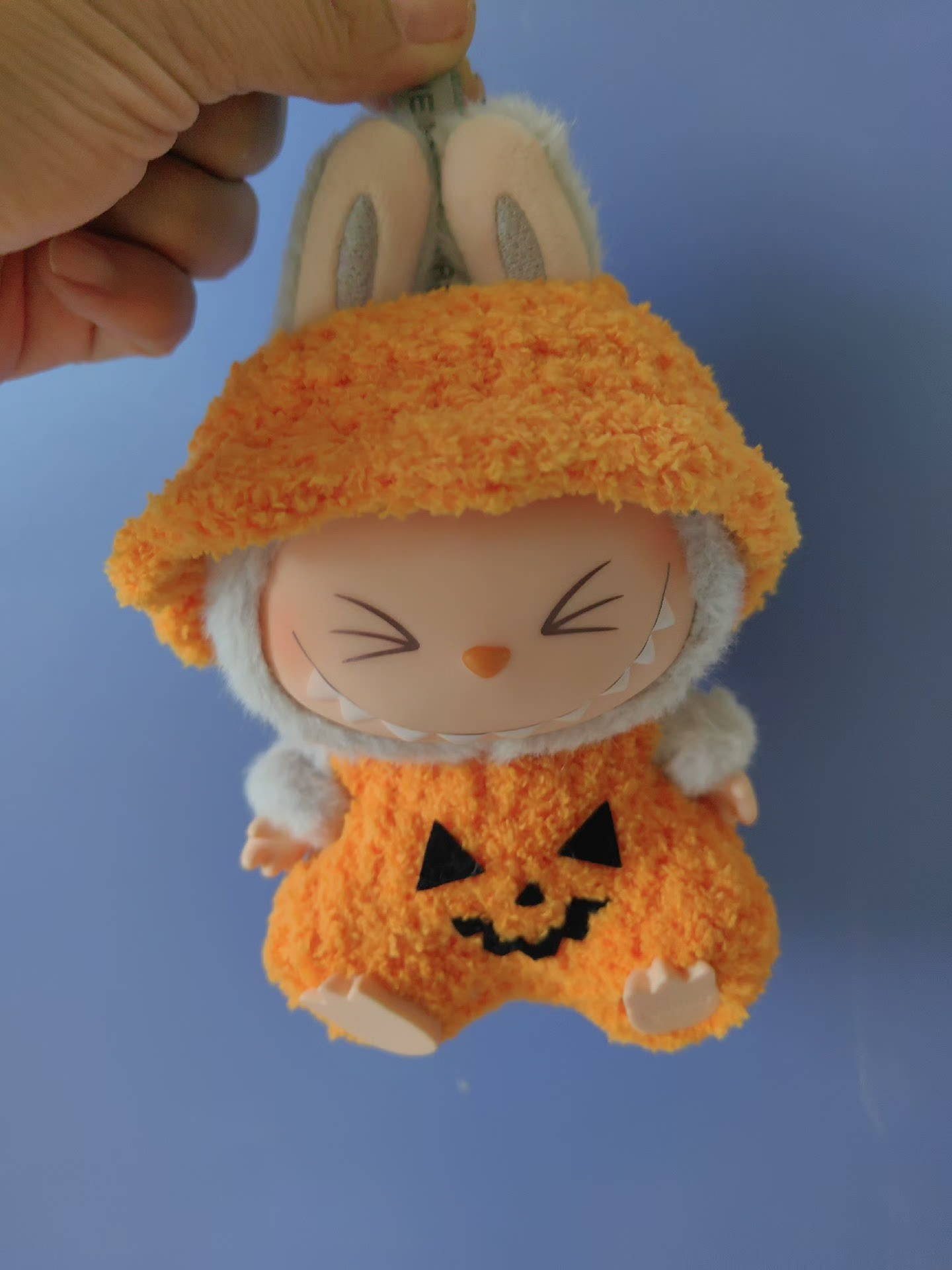 Adorable Halloween Pumpkin Costume for Labubu Dolls – Festive Orange Jack-O'-Lantern Outfit - Image 6
