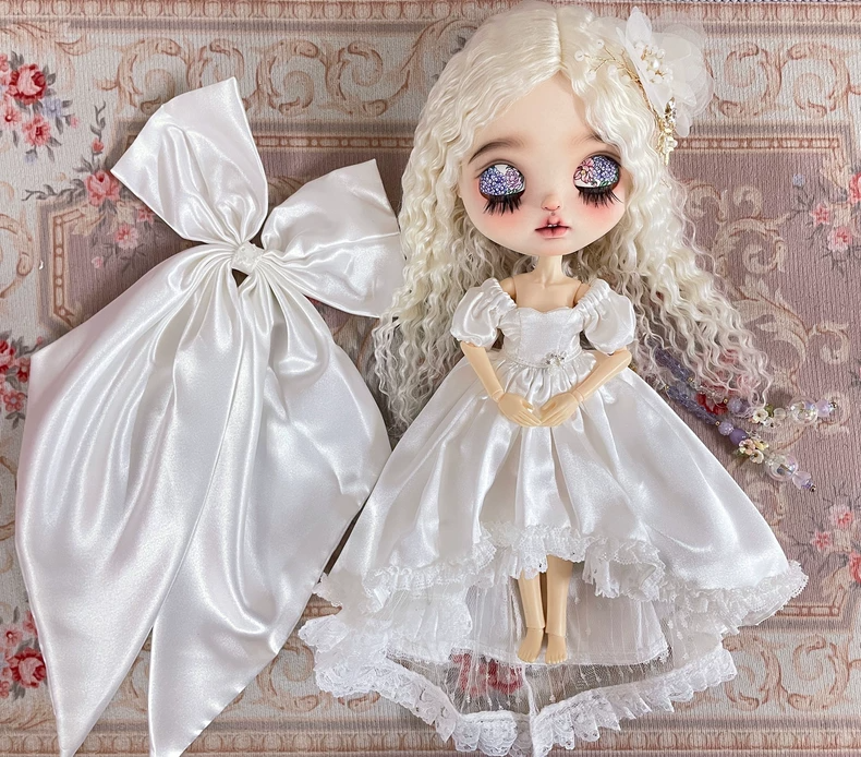 Elegant Blythe Doll Outfit with Lace & Satin - Detachable Bow & Headpiece for Collectors - Premium Quality & Versatile Styling - Image 1