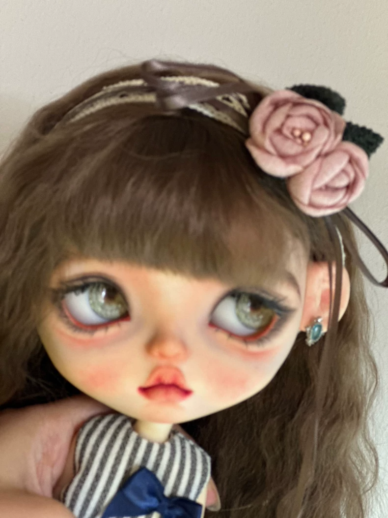Elegant Floral Headbands for Dolls: Timeless Accessories for Versatile Styling - Image 4