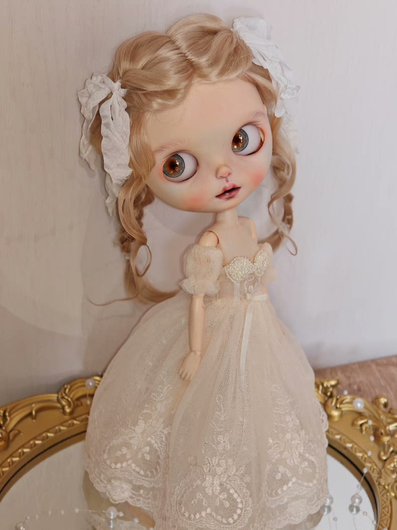 Exquisite Lace Beaded Dress for BLYTHE Dolls – Timeless Elegance & Premium Craftsmanship - Image 7