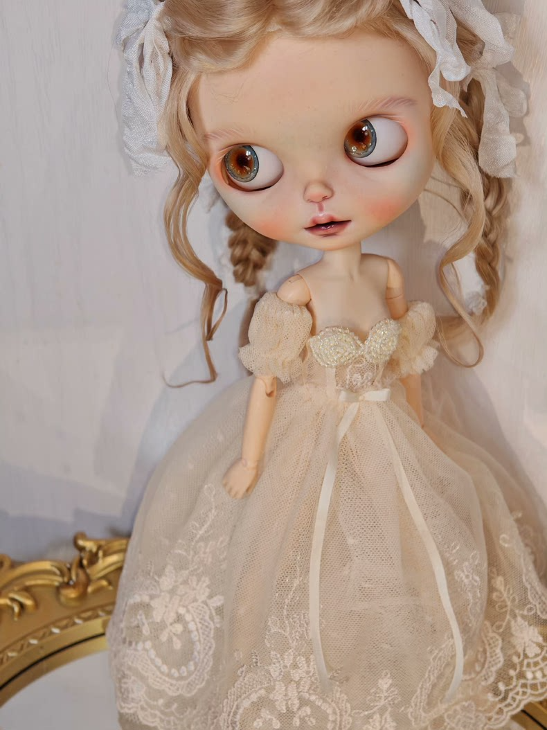 Exquisite Lace Beaded Dress for BLYTHE Dolls – Timeless Elegance & Premium Craftsmanship - Image 8