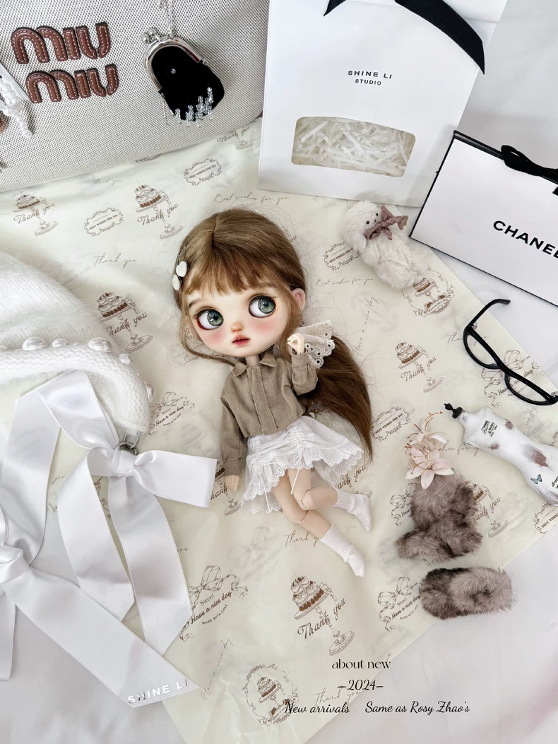 Vintage Lace Blythe Doll Outfit - Premium Jacket & Skirt Ensemble - Image 4