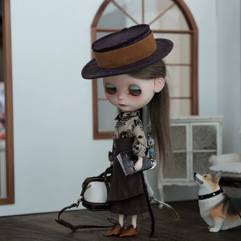 Chic BLYTHE Outfit: British Cotton Semi-Formal Blouse & Skirt Set for Collectors - Image 2