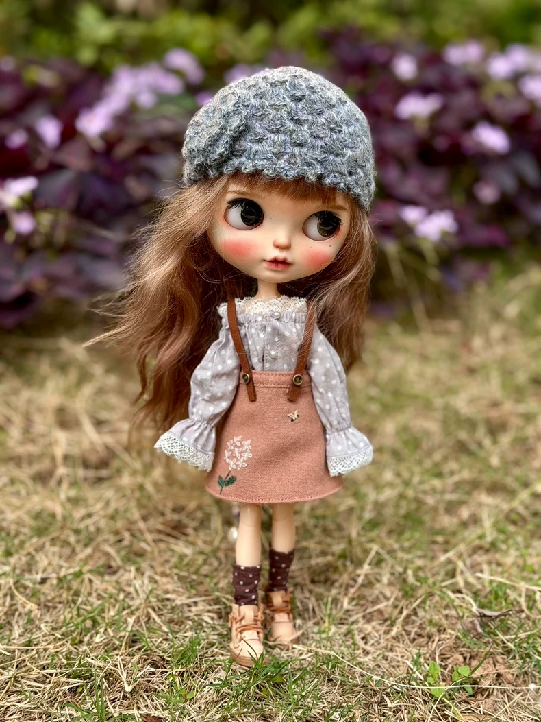 Vintage-Meets-Modern Blythe Doll Outfit: Polka Dot Blouse & Floral Skirt with Cozy Knit Hat - Image 1