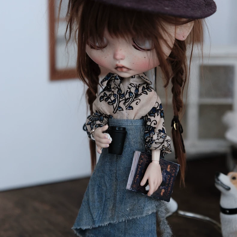 Exquisite Blythe Doll Outfit: Floral Shirt, Denim Skirt & Hat Ensemble - Premium Detailed Collectible Clothes - Image 5