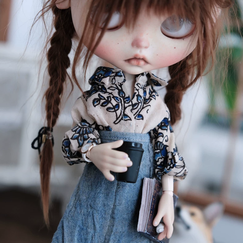 Exquisite Blythe Doll Outfit: Floral Shirt, Denim Skirt & Hat Ensemble - Premium Detailed Collectible Clothes - Image 6