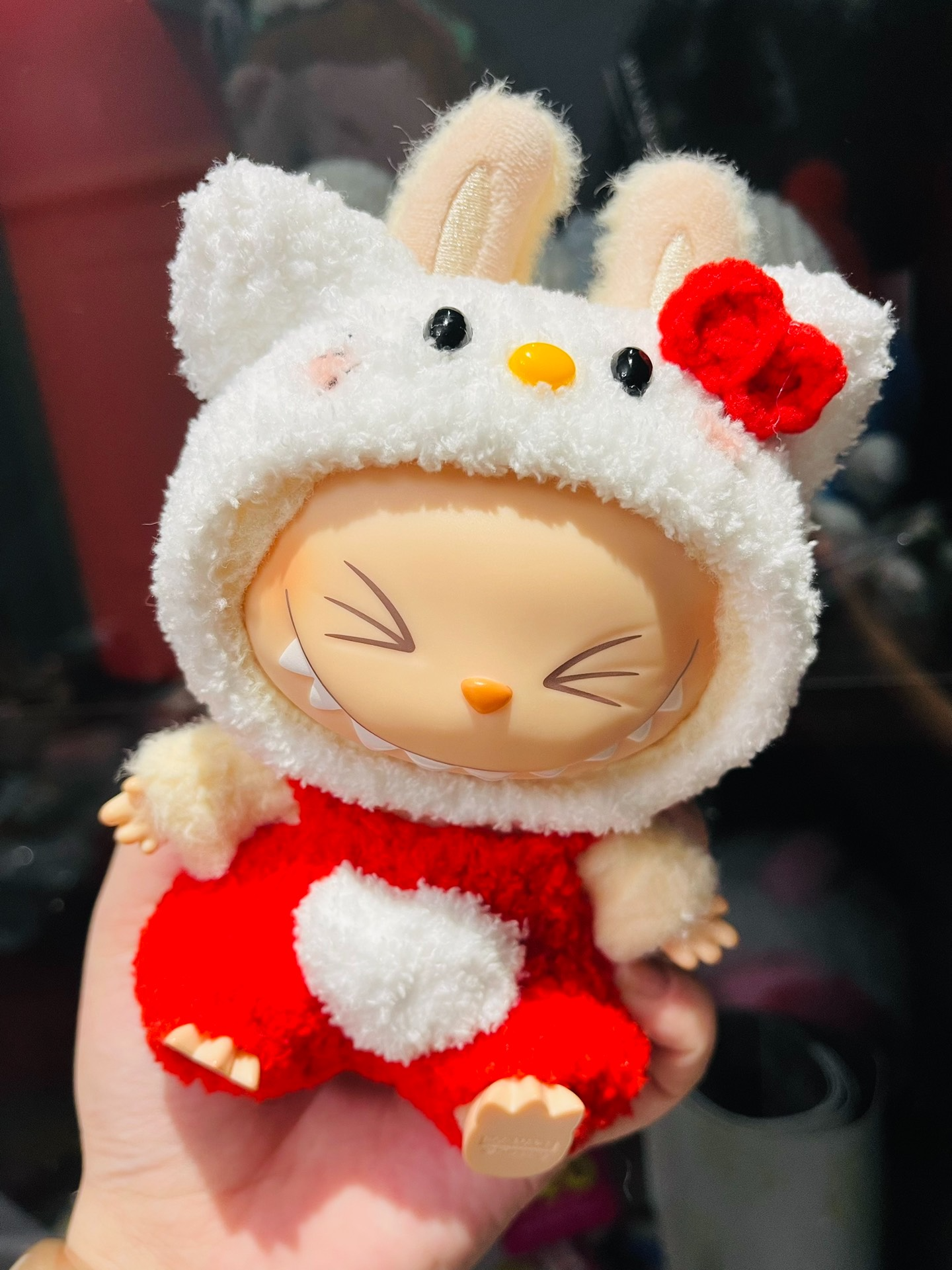 Adorable Hello Kitty Labubu Outfit – Festive Red & White Doll Costume for Collectors - Image 1