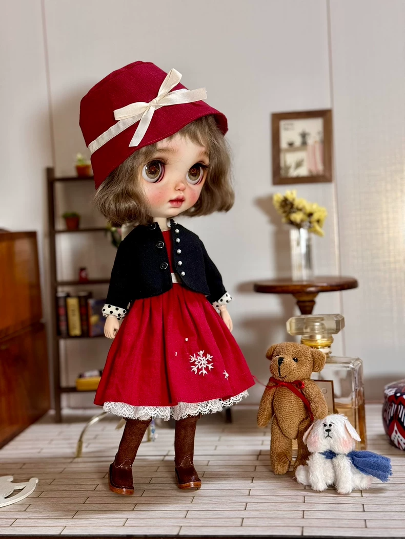 Vintage Christmas BLYTHE Doll Outfit – Elegant Red Dress with Hat & Accessories - Image 1