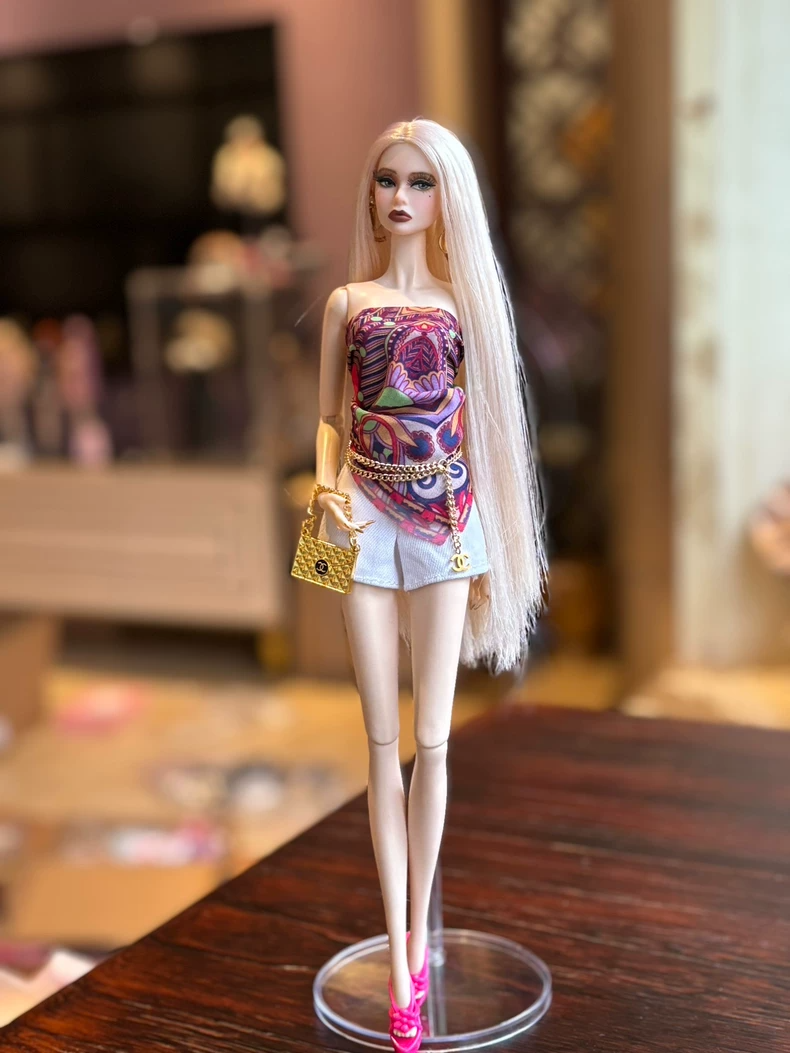 Vibrant Summer BJD Outfit: Stylish Strapless Top & Shorts with Waist Chain & Handbag - Image 3