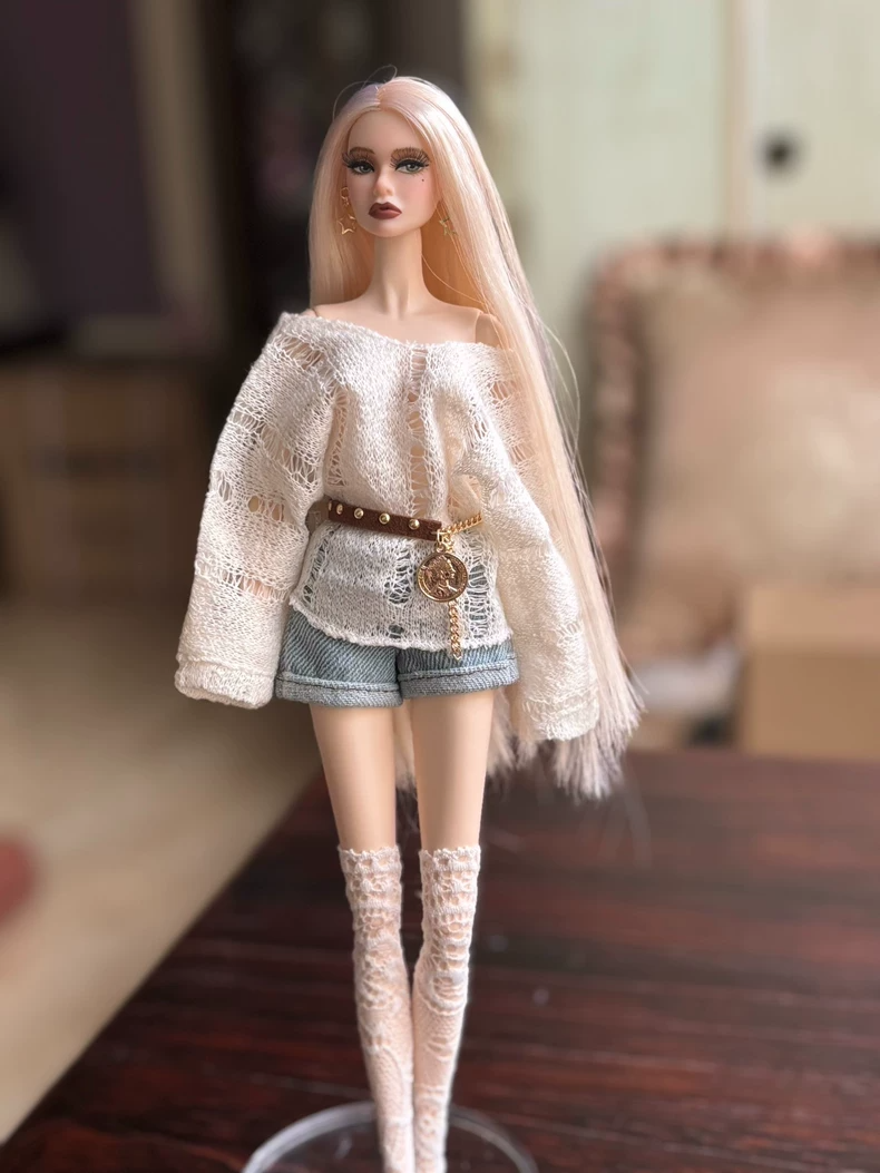 Blythe Doll Outfit Set: Cozy Knit Sweater, Denim Shorts, Belt & Lace Socks for Barbie Mezco Dream - Image 1
