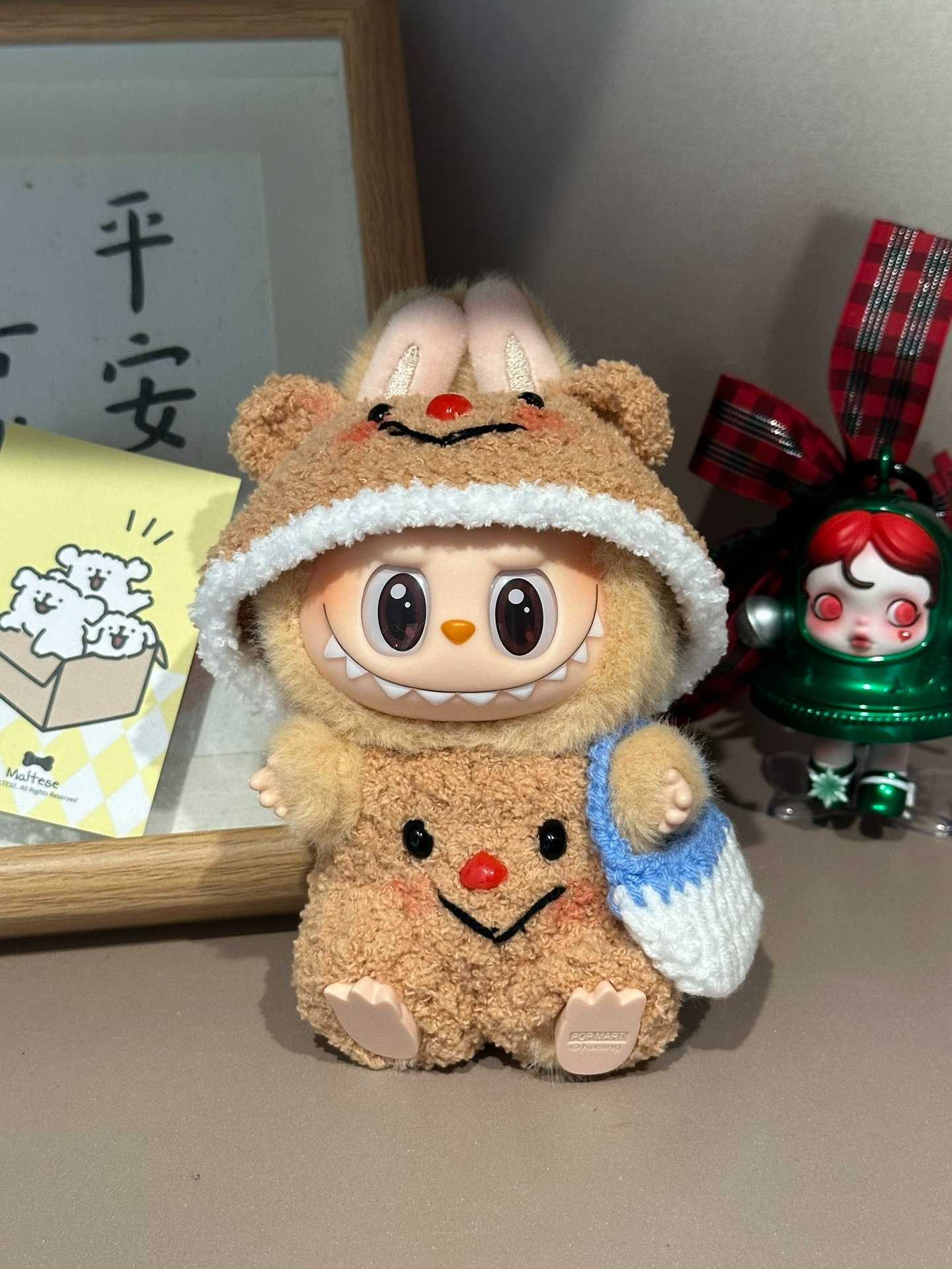 Adorable LABUBU Bear Outfit – Cozy Hat, Suit & Bag for Collectible Figures - Image 2