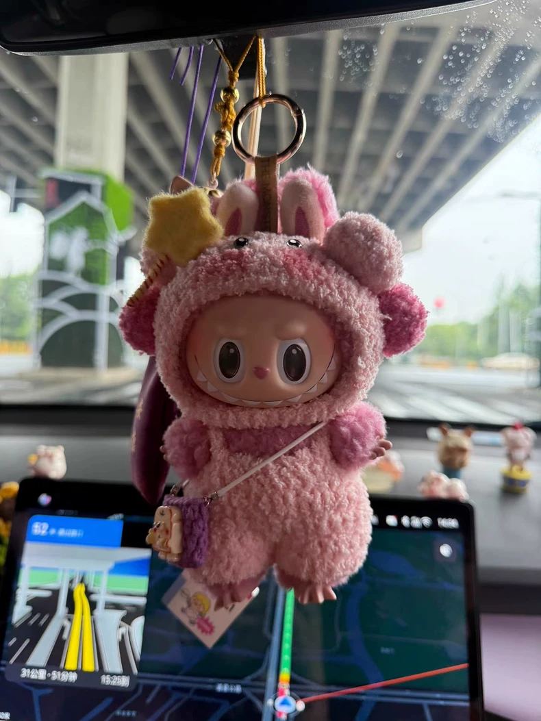 Adorable Plush Labubu Doll Outfit – Soft Fleece, Pink & Star Hood, Fits All Generations – Perfect Gift & Collectible! - Image 4