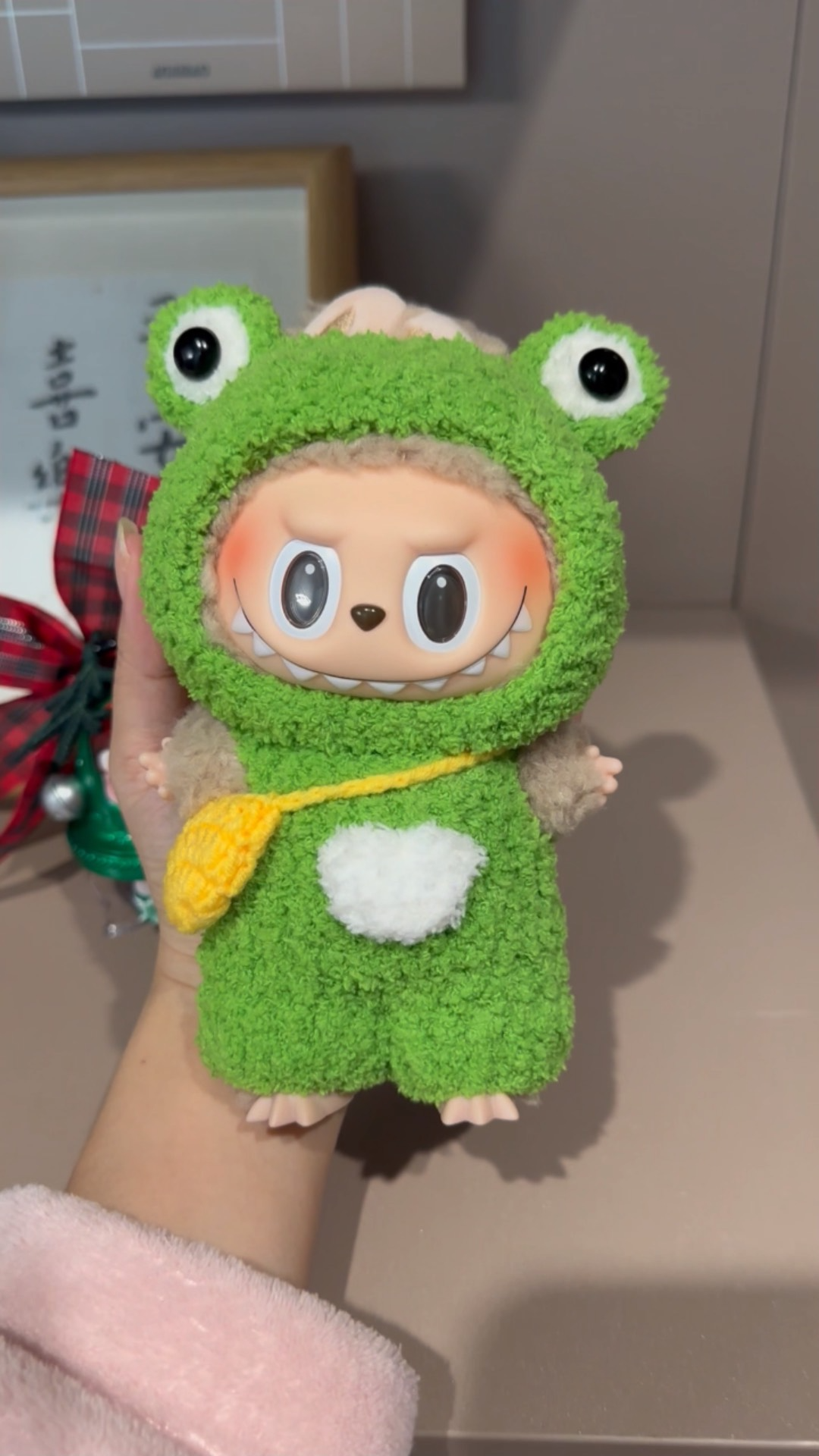 Adorable LABUBU Frog Doll Outfit – Plush Hat, Jumpsuit & Bag Set - Image 1