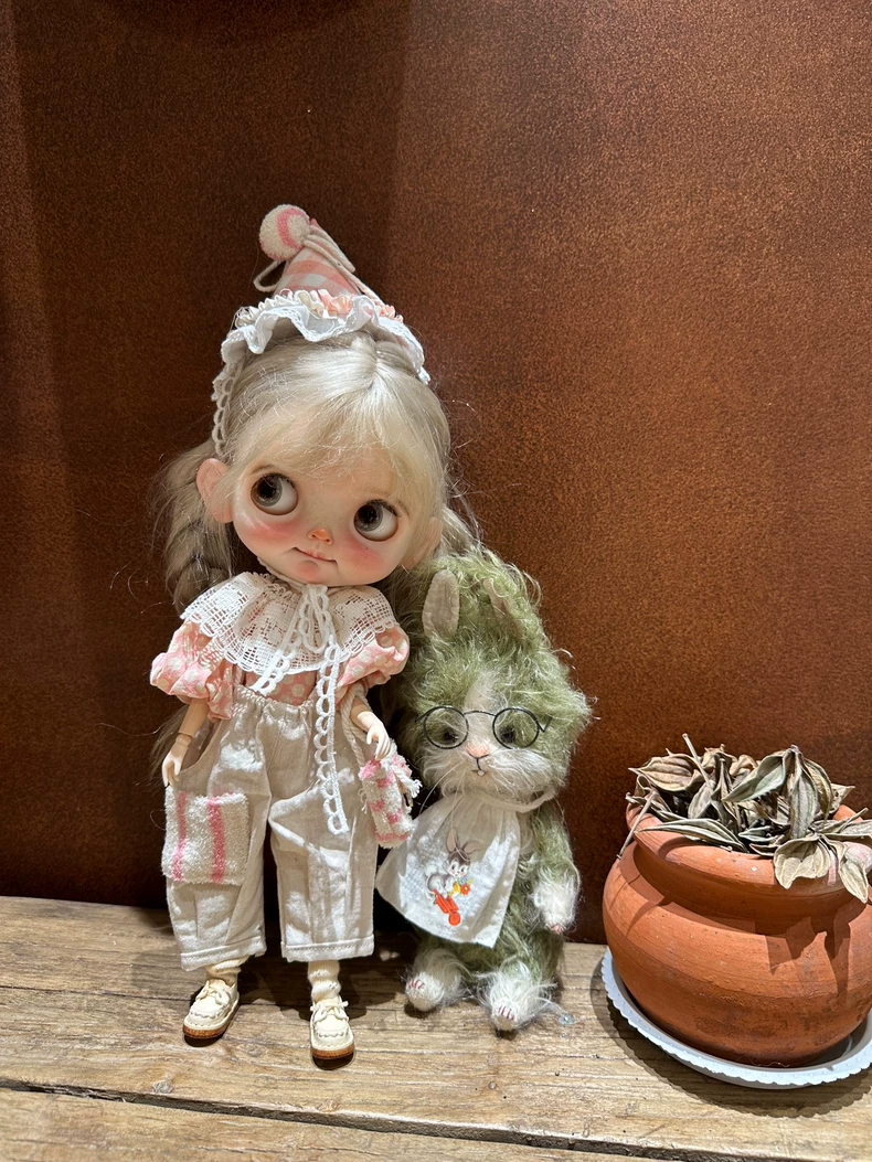 Vintage Charm BLYTHE Doll Outfit – Handmade Pastel Dress Set with Accessories for Creative Play & Display - Image 3