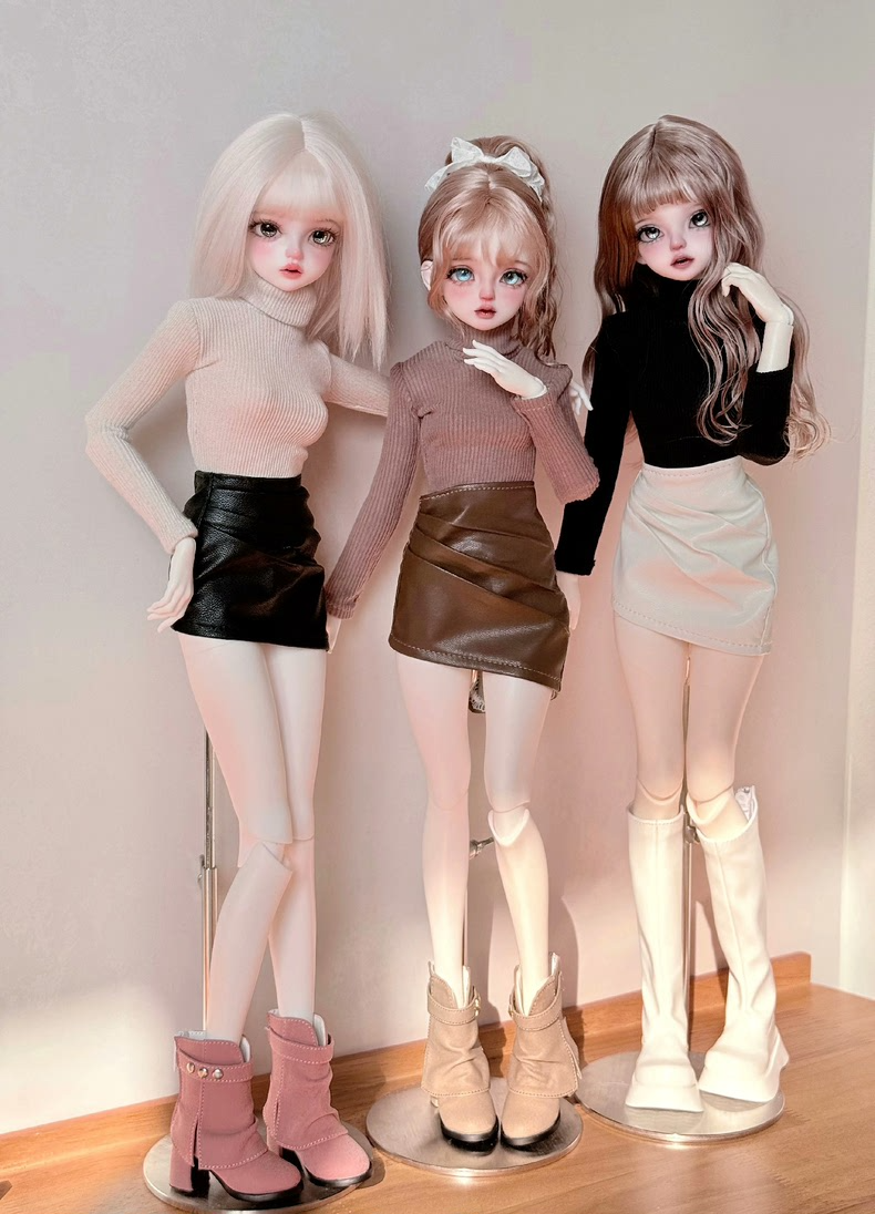 Stylish BJD 1/4 Doll Outfit: Knit Top & Leather Skirt Set for Fashionable Customization - Image 1
