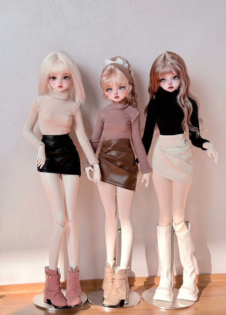 Stylish BJD 1/4 Doll Outfit: Knit Top & Leather Skirt Set for Fashionable Customization - Image 3