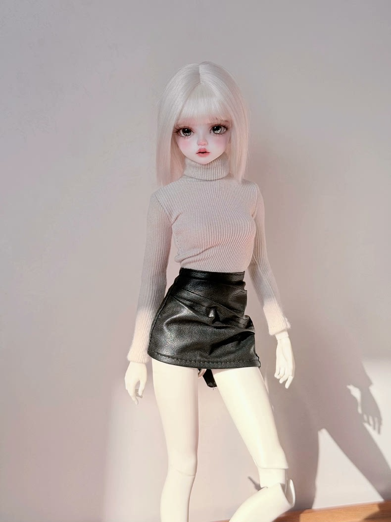Stylish BJD 1/4 Doll Outfit: Knit Top & Leather Skirt Set for Fashionable Customization - Image 4
