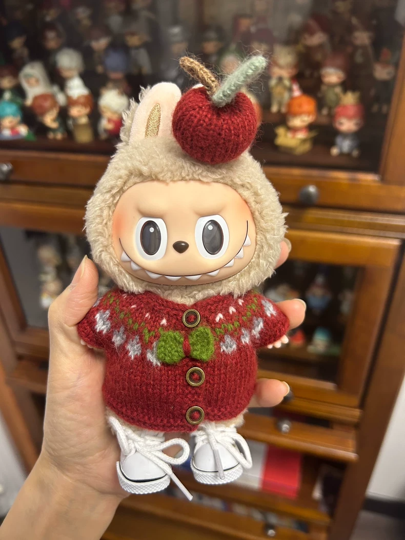 Adorable LABUBU Festive Outfit – Cozy Red Sweater & Knit Hat Set for Collectors - Image 1