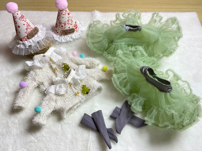 Customizable Blythe OB22 OB24 Winter Party Outfit - Festive Tutu Skirt, Sweater & Hat Set - Image 9