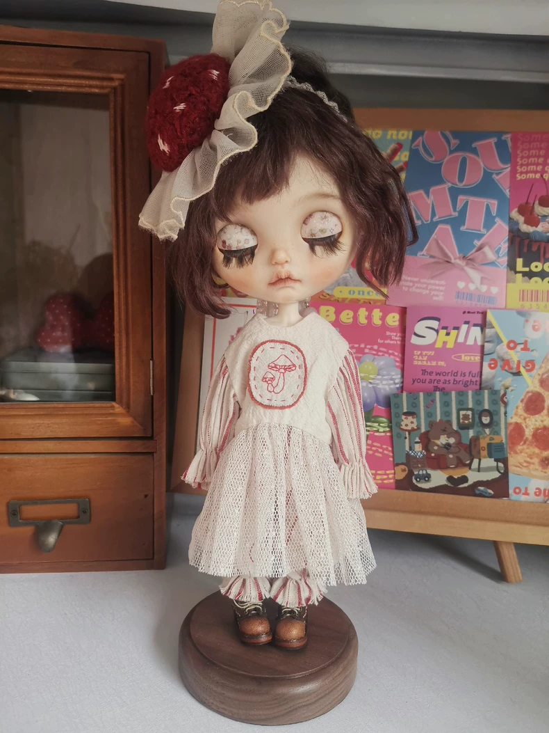 Whimsical Mushroom Blythe Outfit: Vintage Lace & Embroidery Fantasy Ensemble - Image 2