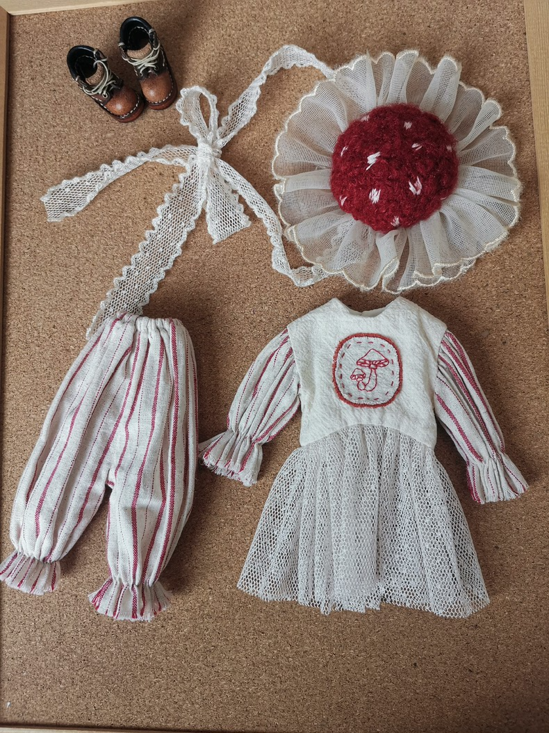 Whimsical Mushroom Blythe Outfit: Vintage Lace & Embroidery Fantasy Ensemble - Image 3