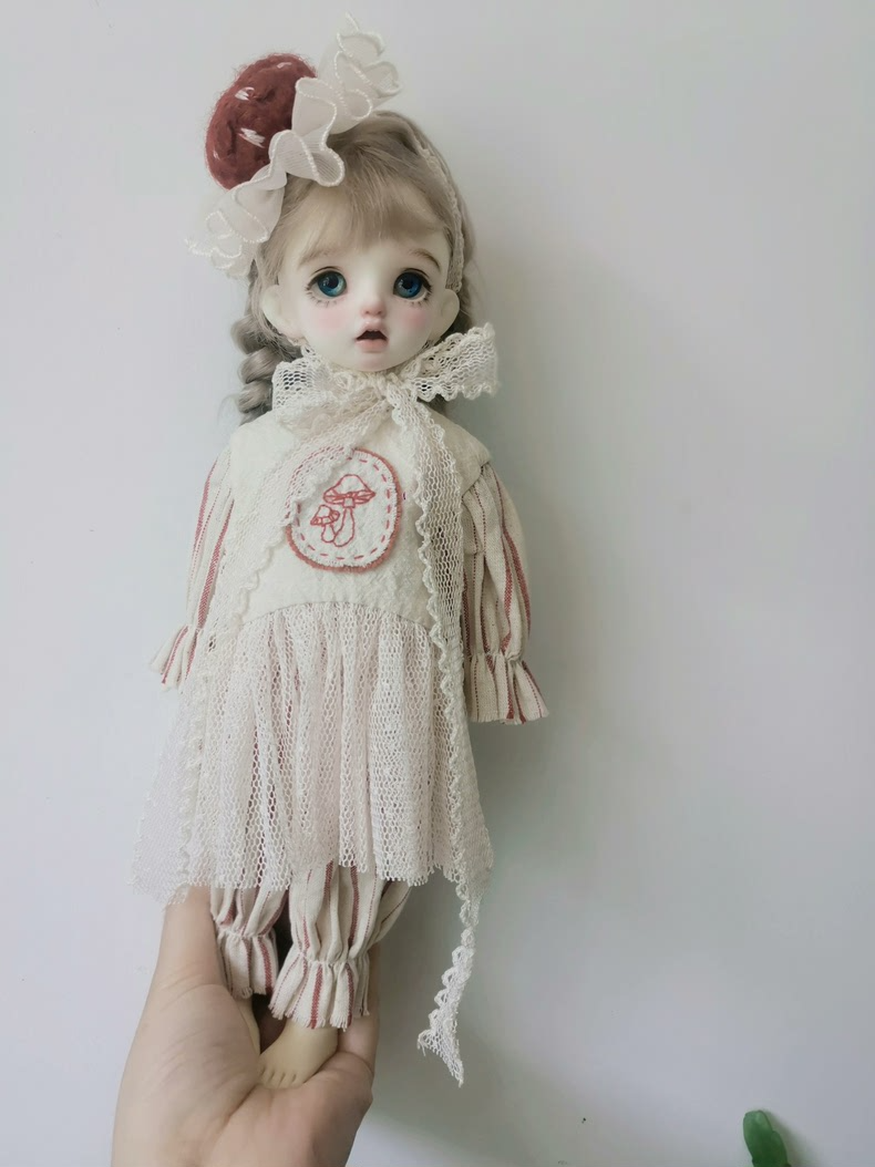 Whimsical Mushroom Blythe Outfit: Vintage Lace & Embroidery Fantasy Ensemble - Image 4