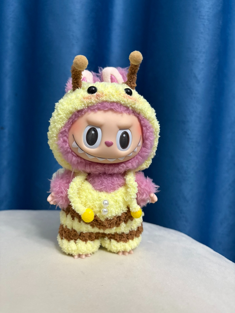 Adorable Bee Outfit for Labubu Dolls – Plush & Vibrant Costume with Wings & Antennae - Image 5