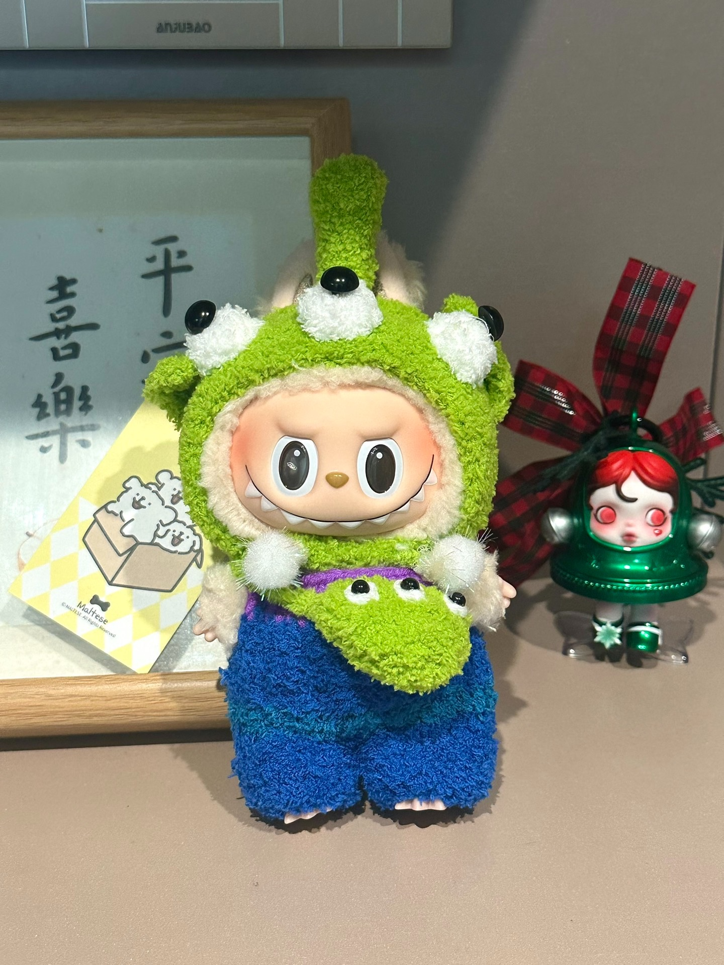 Charming LABUBU Doll Outfit – Cozy Hat, Top & Bag Set | Vibrant Colors - Image 1