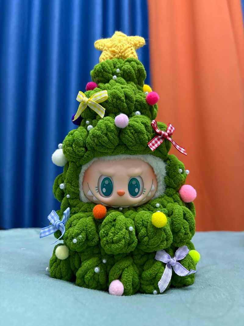 Festive LABUBU Christmas Tree Costume – Plush Holiday Outfit for Dolls - Image 4