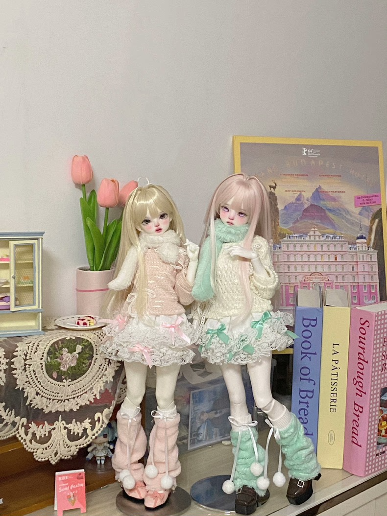 Elegant Peach & Green BJD 1/4 Doll Outfit – Lace Details & Luxurious Soft Fabric - Image 1