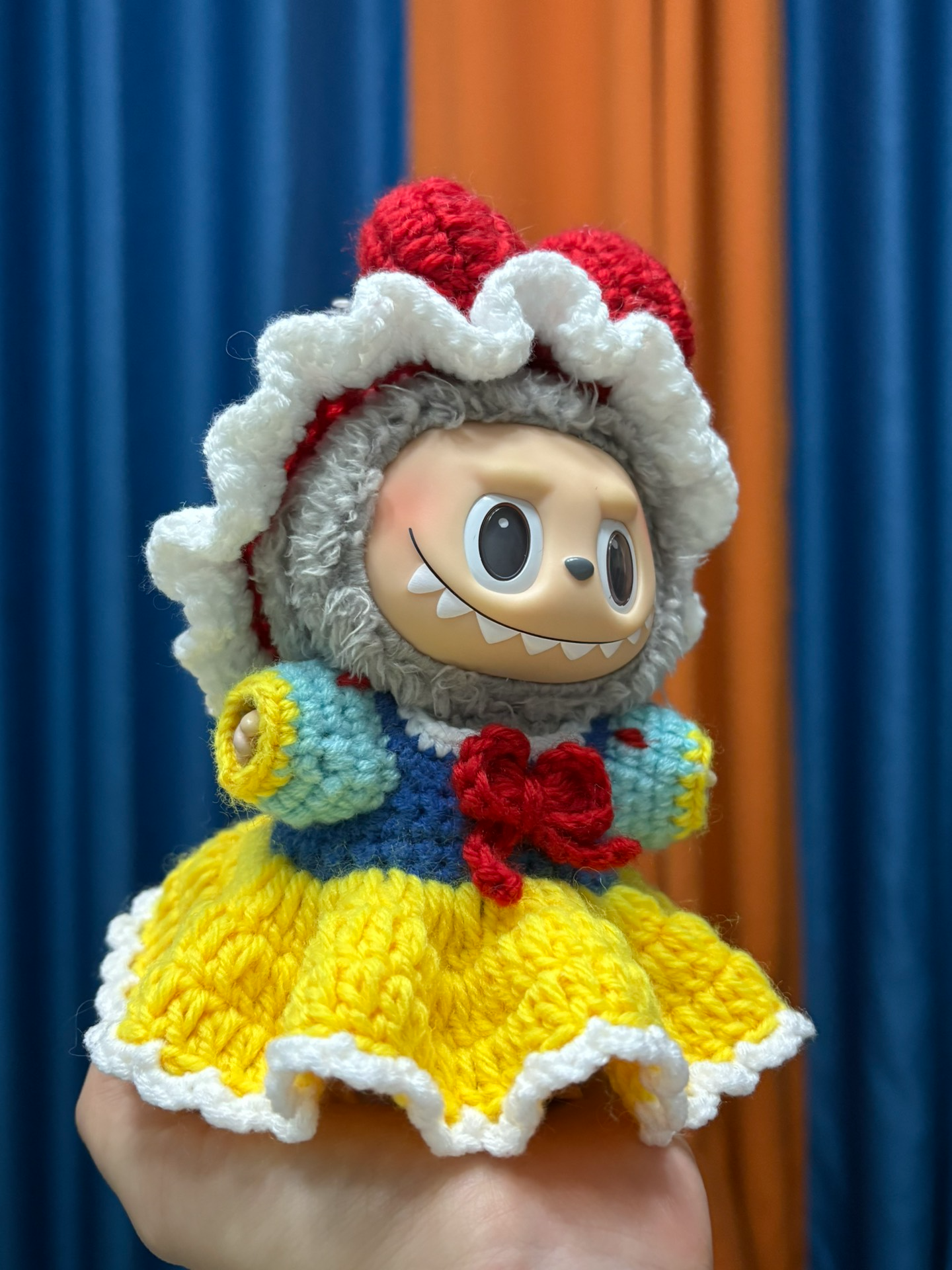 Handcrafted Snow White Doll Outfit – Vibrant Princess Ensemble with Detachable Hat & Premium Details - Image 4